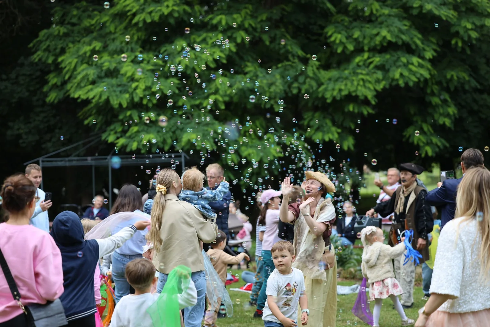 Plenerowy Koncert Gordonowski BOBOBIT w parku Muzeum Przyrody – Dworu Lutosławskich w Drozdowie